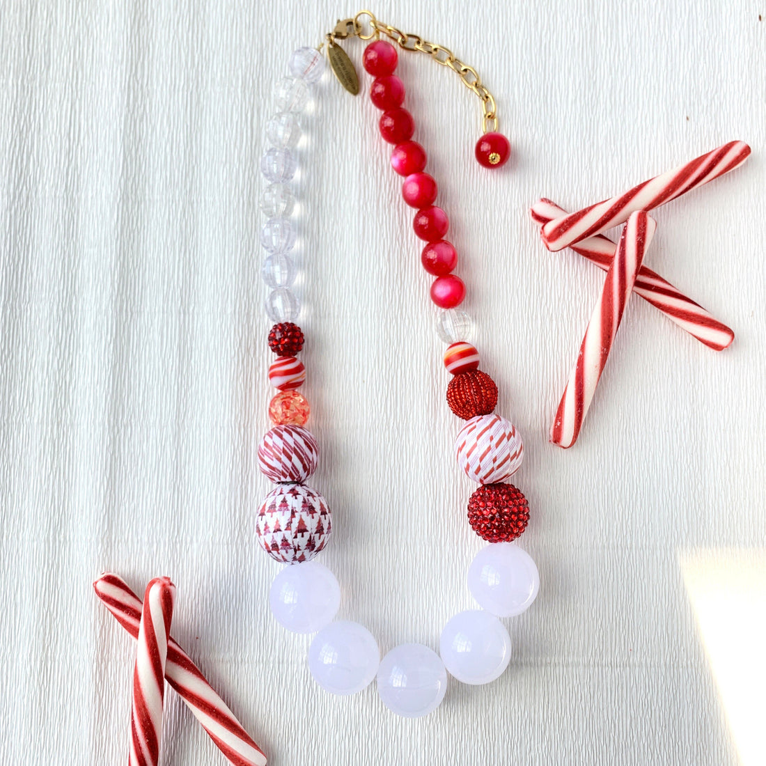 Candy Cane Necklace : 5 Steps - Instructables